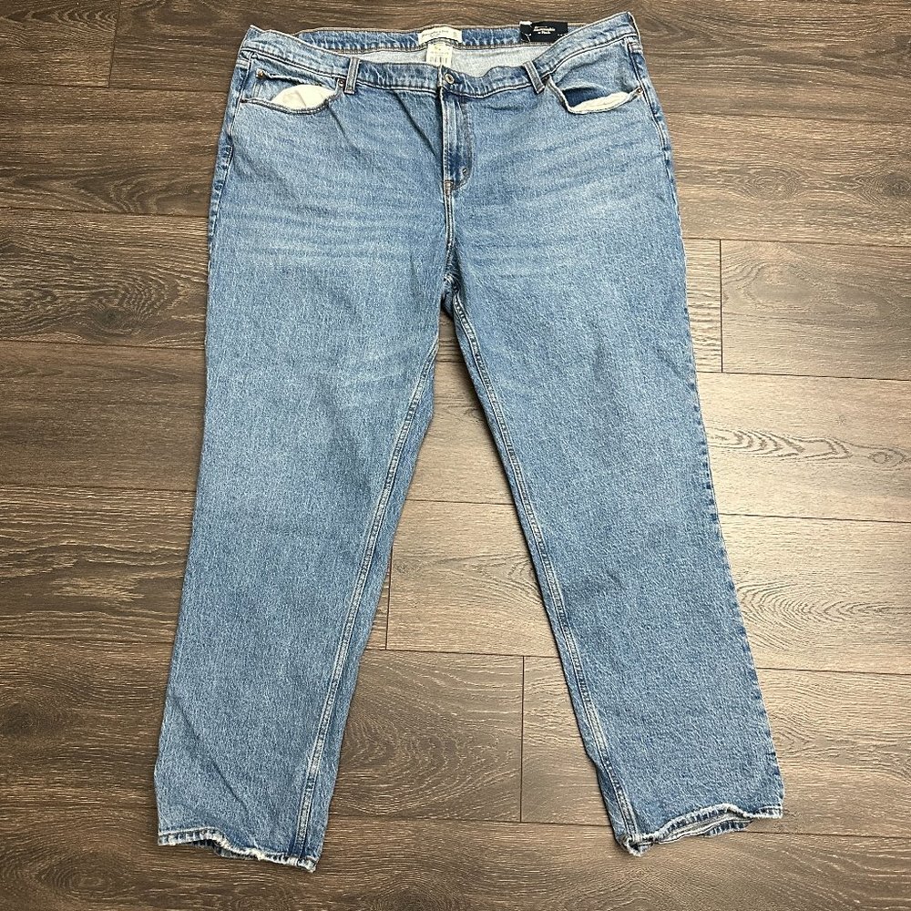 Abercrombie & Fitch Mid-Rise Straight Leg Curve-Love Jean Plus Size 22L  NWT